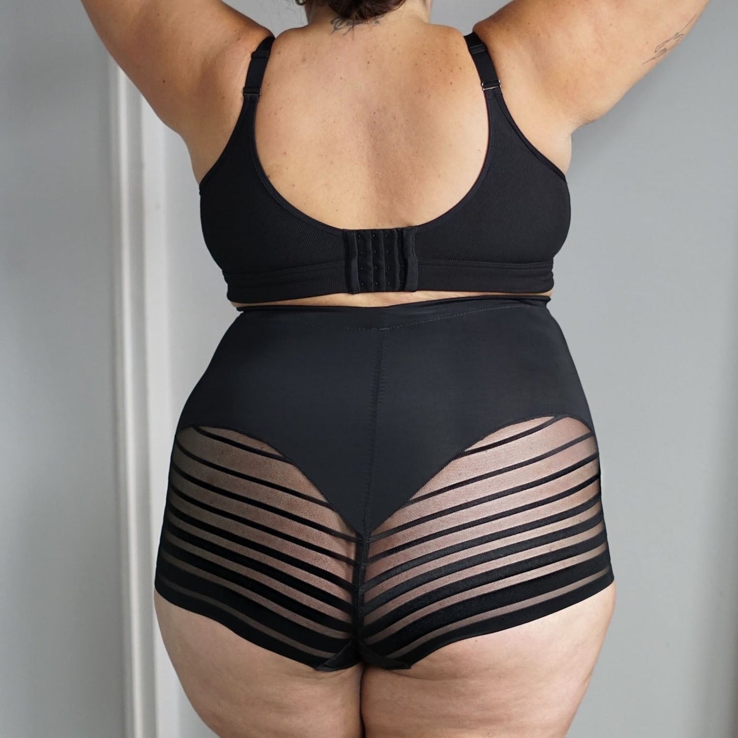 Smoothwear Super High Waist Knickers - Black