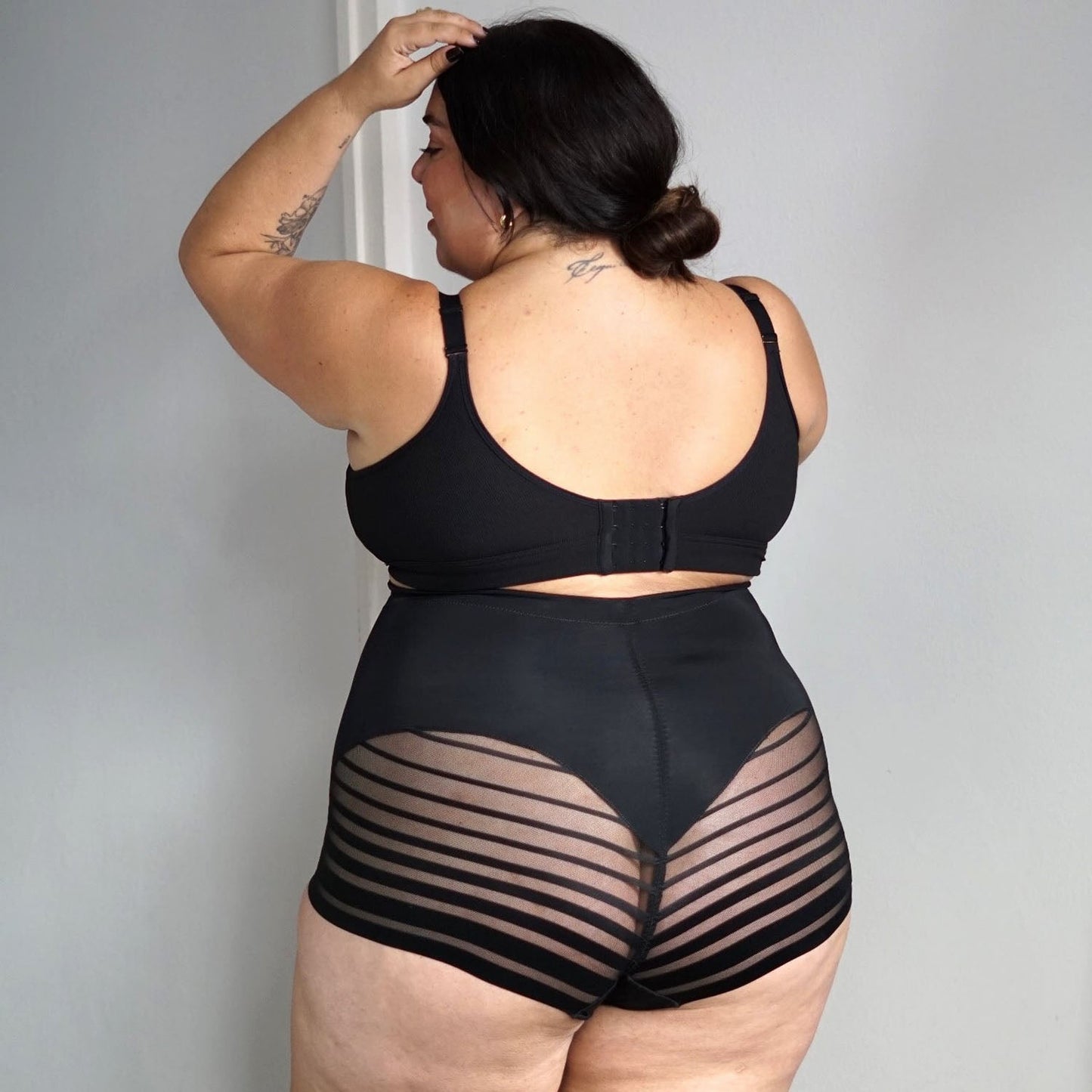 Smoothwear Super High Waist Knickers - Black