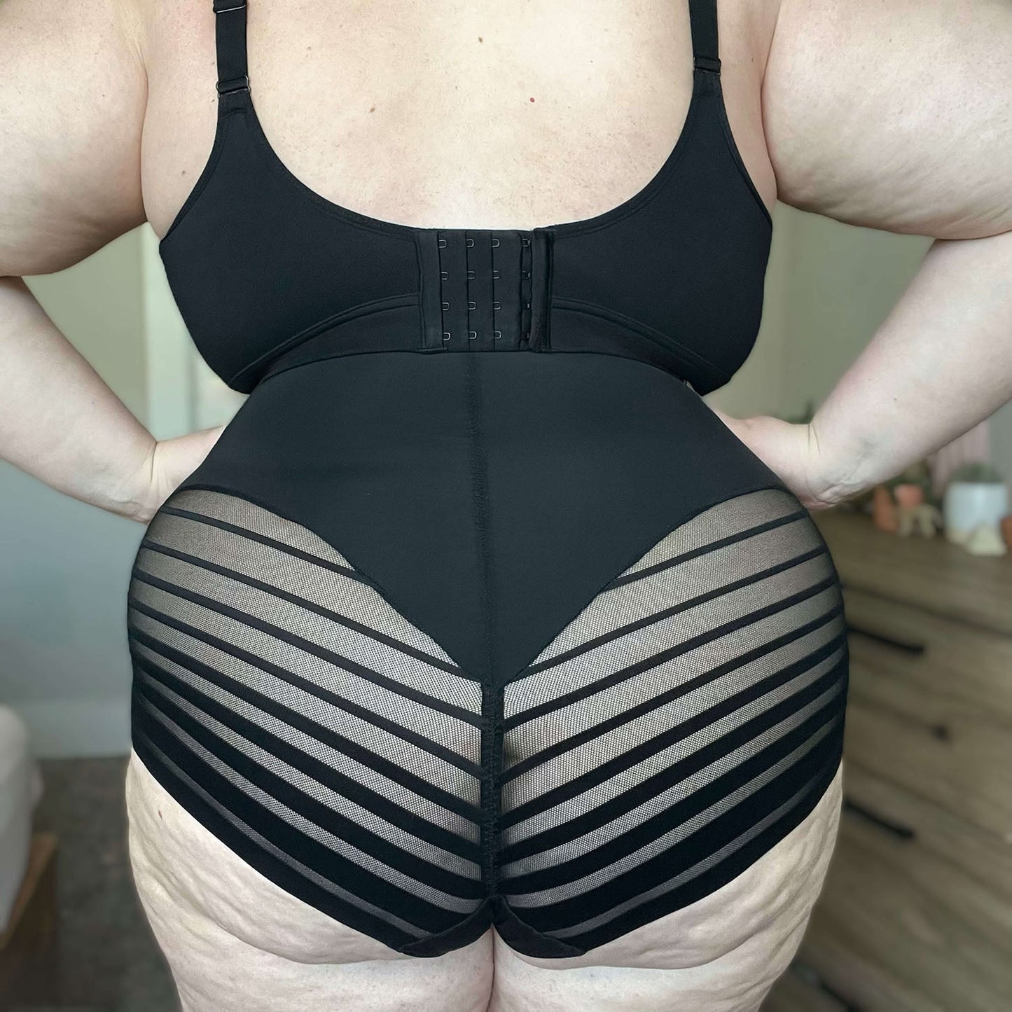 Smoothwear Super High Waist Knickers - Black