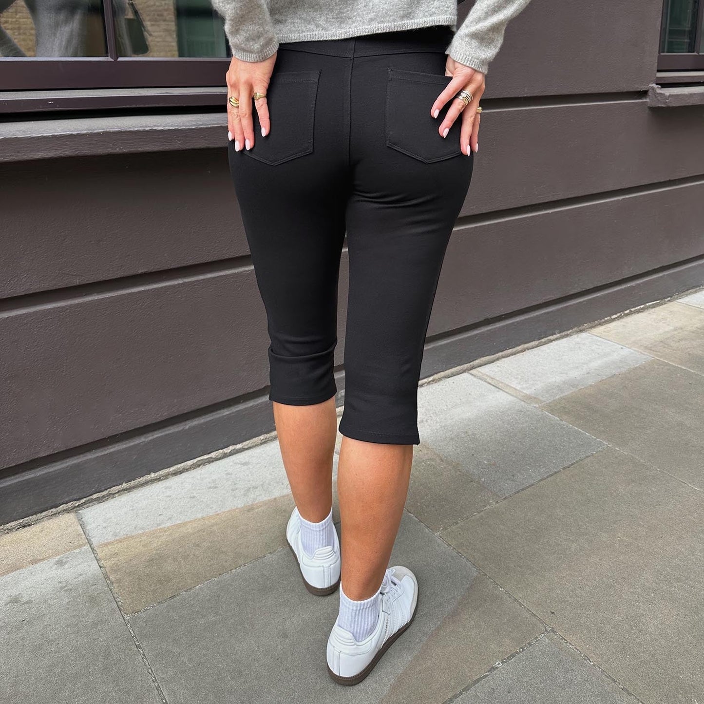 Capri Leggings - Black
